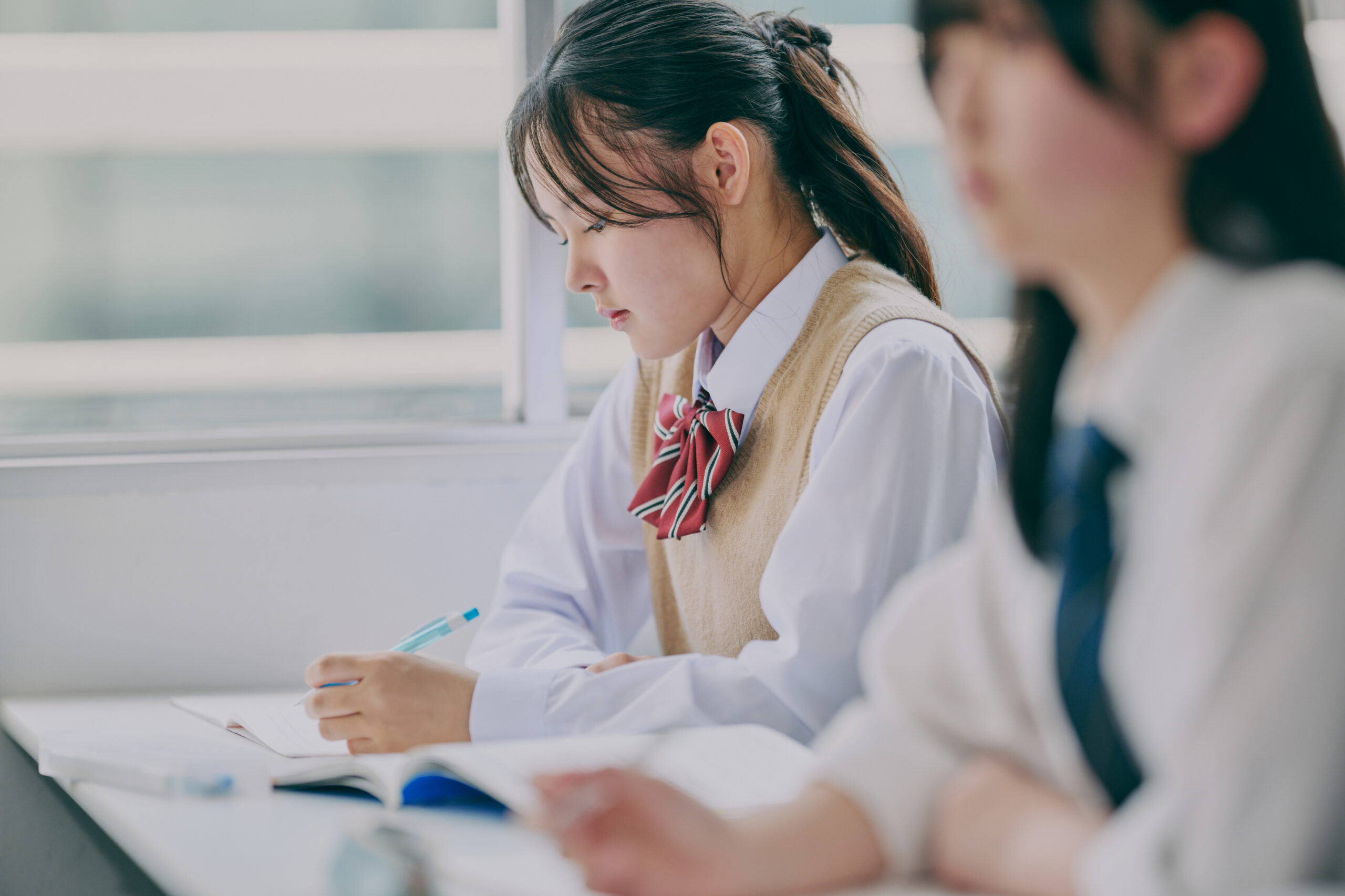 中学生のスマホはいつから持たせるべきか